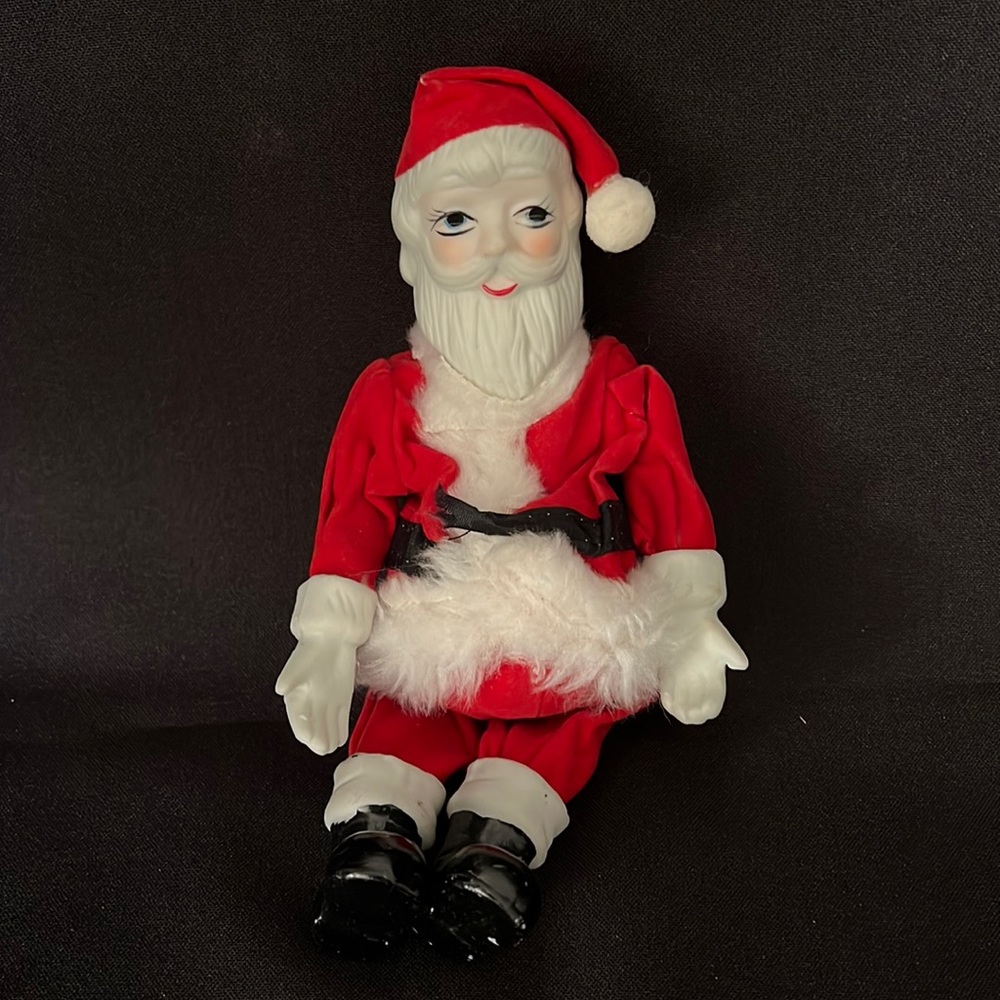Vintage Santa Claus Figure Christmas
Porcelain Face, hands, and boots.